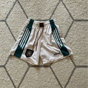 LIKE NEW UNITED MANCHESTER unisex shorts soccer shorts green and white